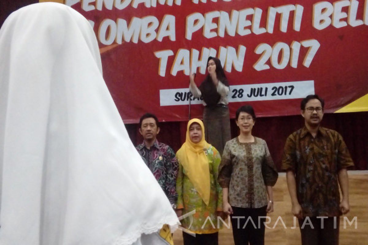 Menyanyikan Indonesia Raya - ANTARA News Jawa Timur