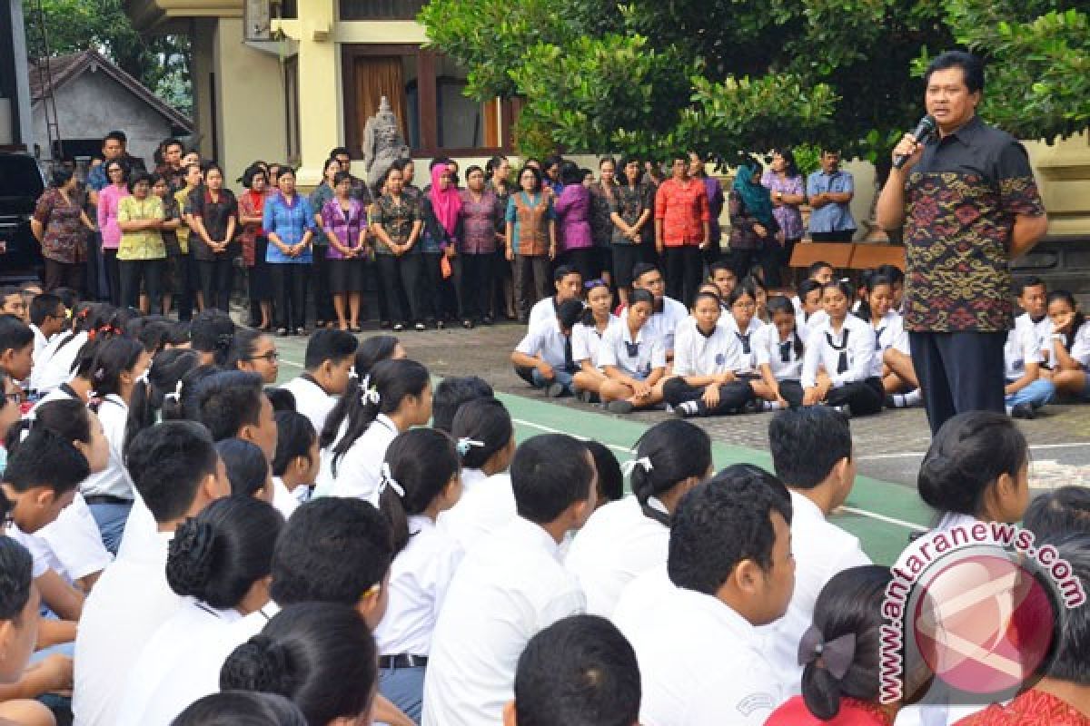 Wagub Bali Meninjau SMKN 4 Denpasar