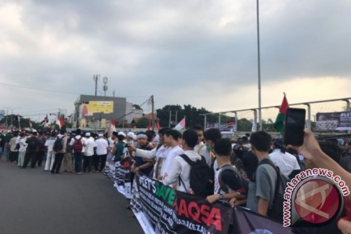 Ratusan Warga Depok Gelar Aksi Bela Al-Aqsa 
