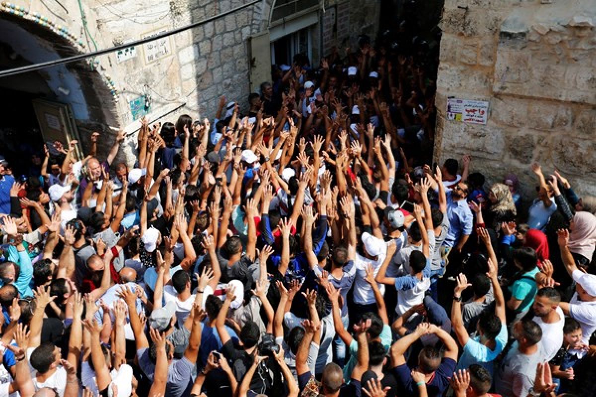 Muslim Palestina kembali masuki Aqsa setelah dua pekan