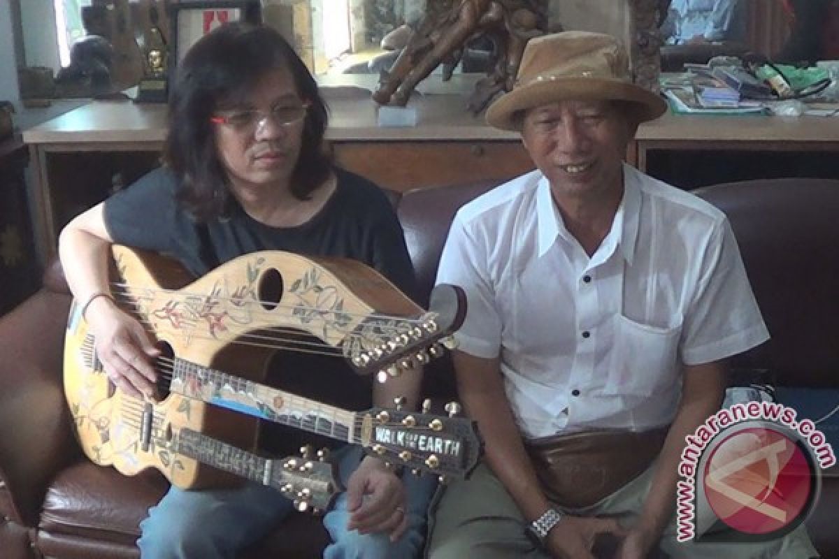 Gitar Ukir Karya Seniman Bali yang Mendunia (Video)