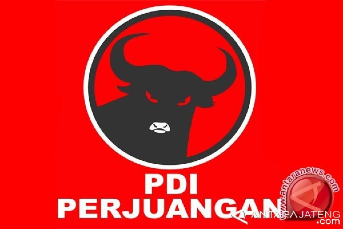 PDI Perjuangan sosialisasikan "status" Ganjar soal E-KTP