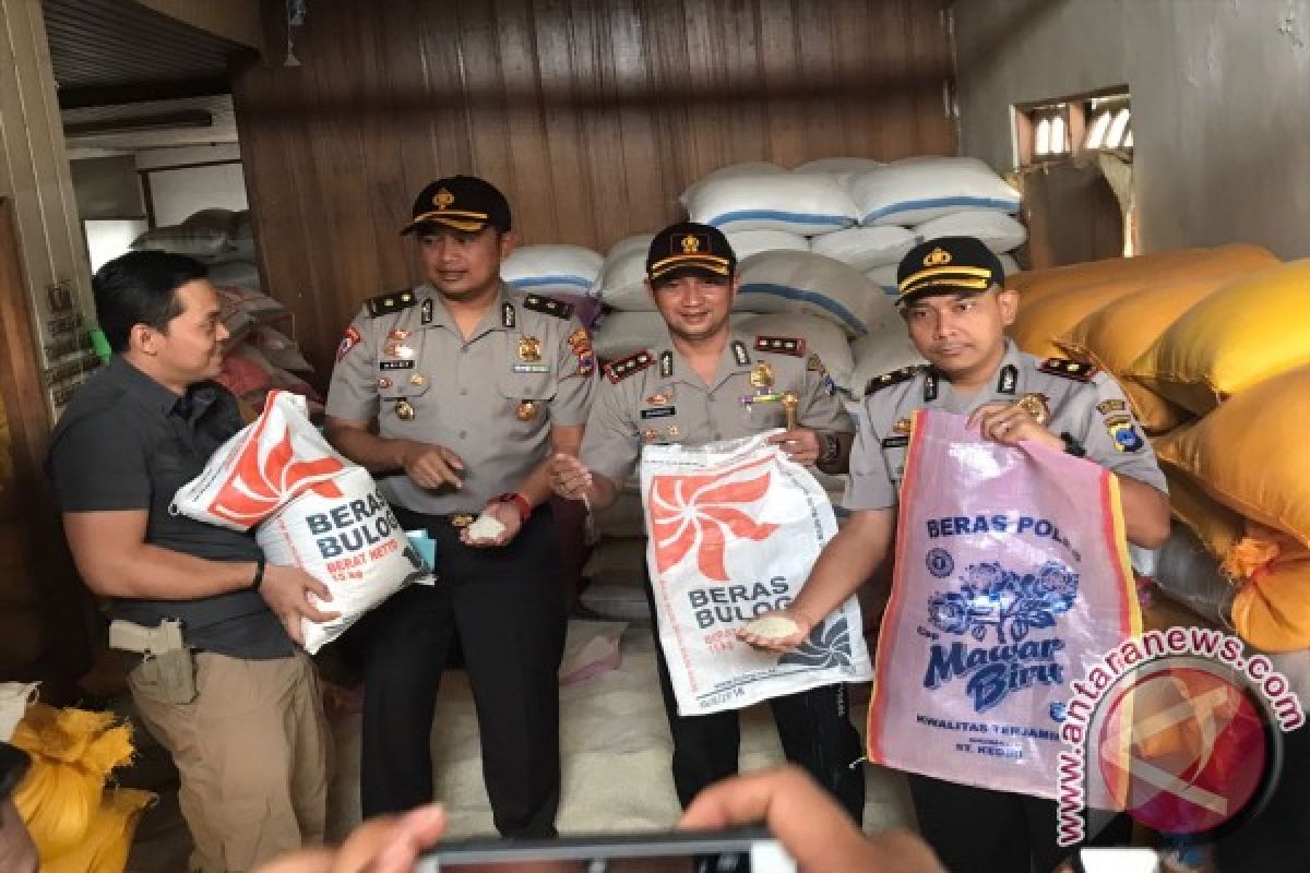 Satgas Temukan 40 Ton Beras Saat Penggerebekan 