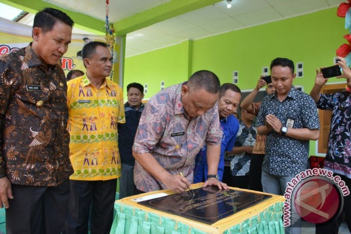 Gubernur Gorontalo Resmikan SMK Pariwisata Boalemo