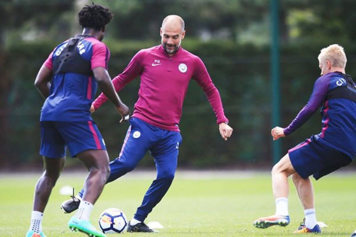 Guardiola Ingin Bertahan Lama Di City