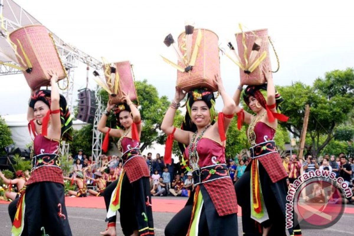 Kotabaru Sahkan Perda Tentang Adat Dayak 