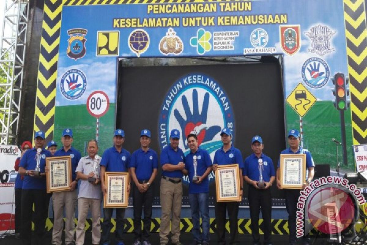 Enam Kepala Daerah Terima Penghargaan Kapolda Kalsel