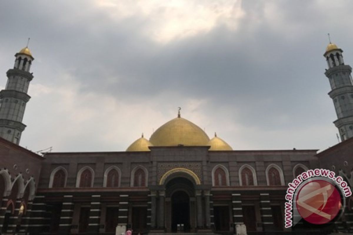 Masjid Kubah Emas Depok Tempat Favorit Wisata Religi