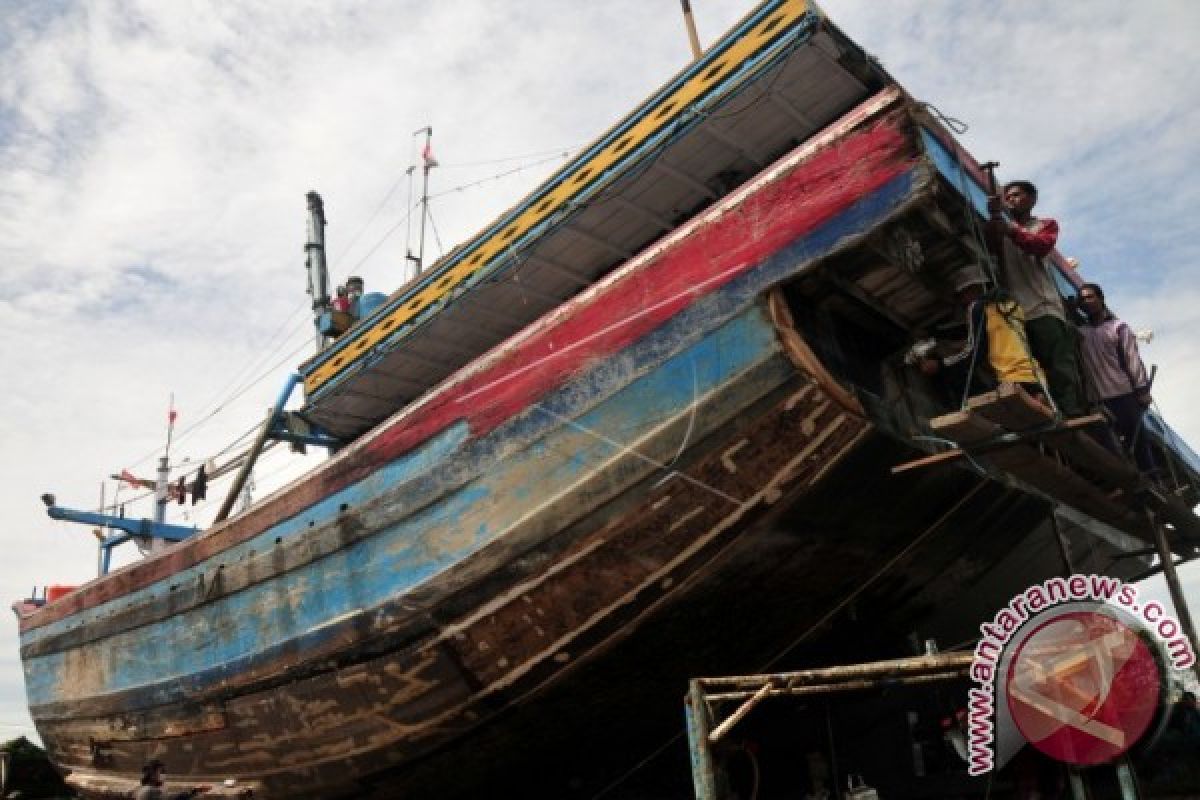 Perusahaan Galangan Kapal Tidak Miliki Bahan Baku 