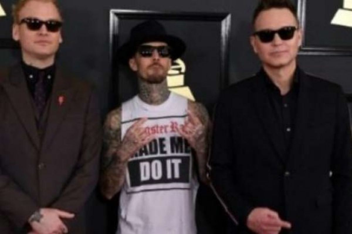 Blink-182 Umumkan Pembatalan Konser Pasca Tewasnya Chester Bennington