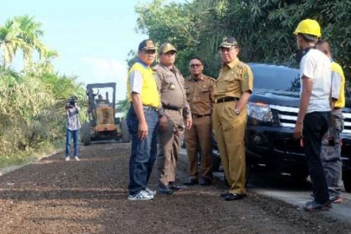 Bupati Inhil Gesa Pembangunan Jalan Penghubung Inhil-Inhu 