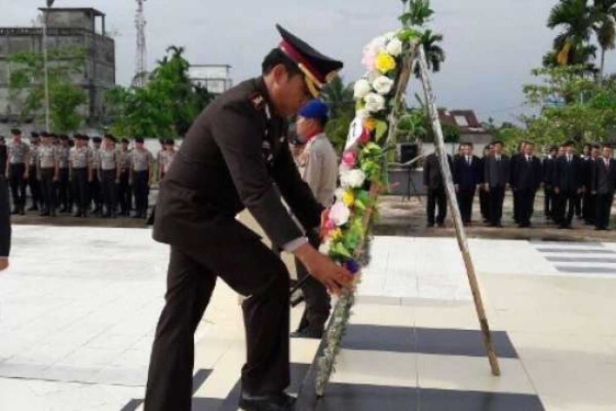 HUT Bhayangkara Ke-71, Kapolres Inhil Ziarah TMP Yudha Bakti