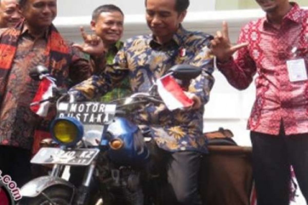 Pegiat Literasi Lampung Terima Ucapan Selamat Idul Fitri Dari Jokowi