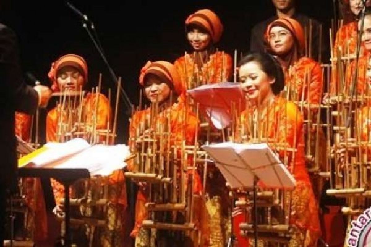 Penampilan Saung Angklung Mang Udjo Pukau Warga Swedia