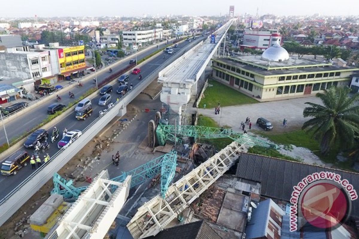 5 orang terluka akibat kontruksi LRT Jaktim roboh