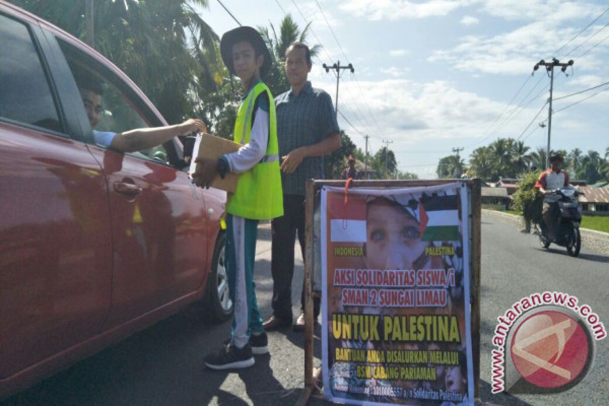 Siswa SMAN Padangpariaman Pun Ikut Kumpulkan Sumbangan untuk Palestina