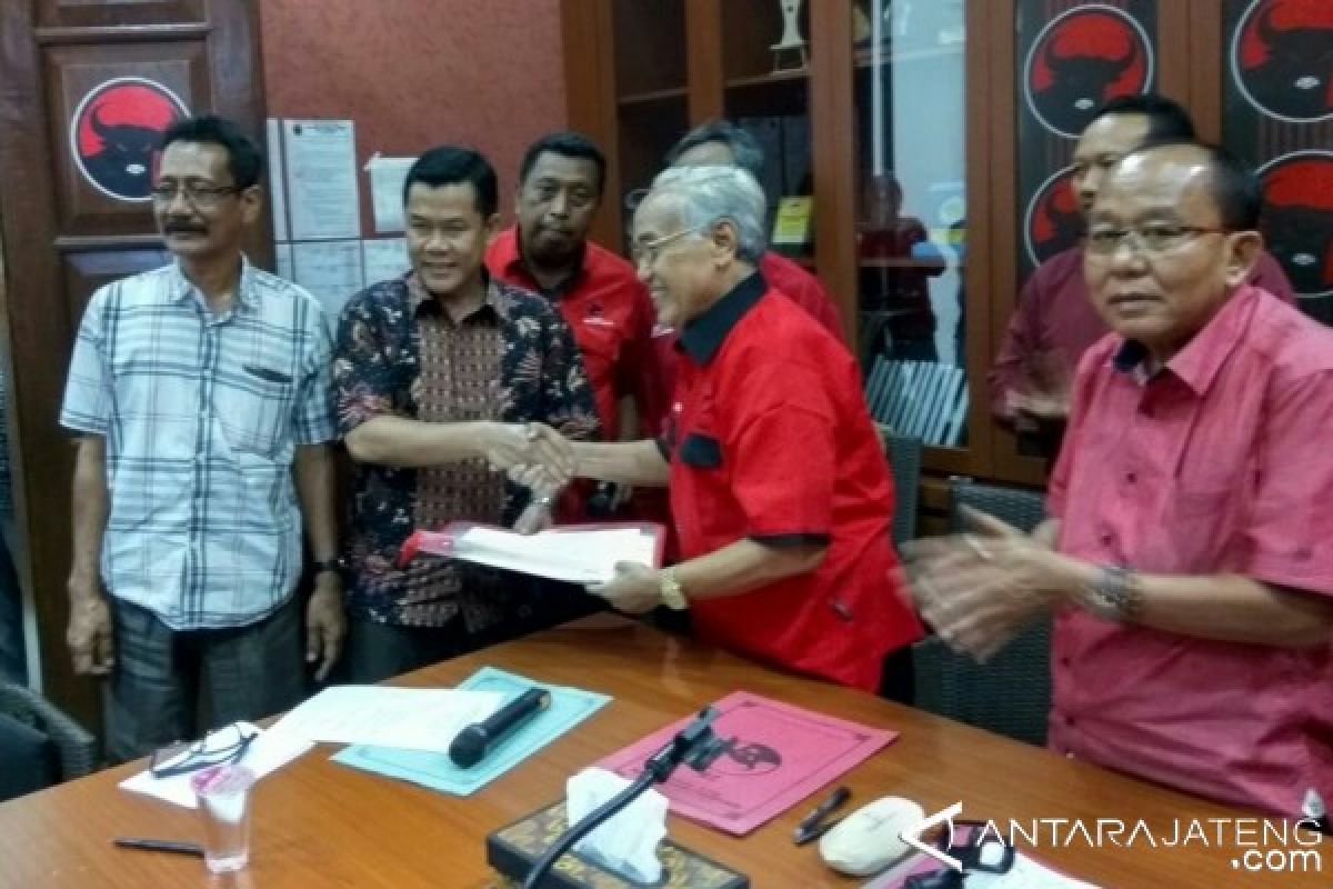 Kader PPP Mendaftar Calon Wakil Gubernur PDIP