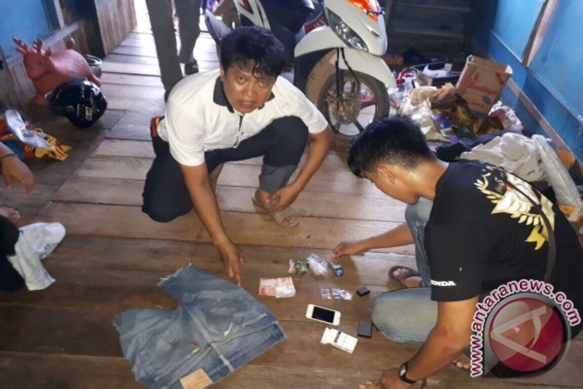 Polsek Tayan Hilir Grebek Pengedar Sabu-sabu