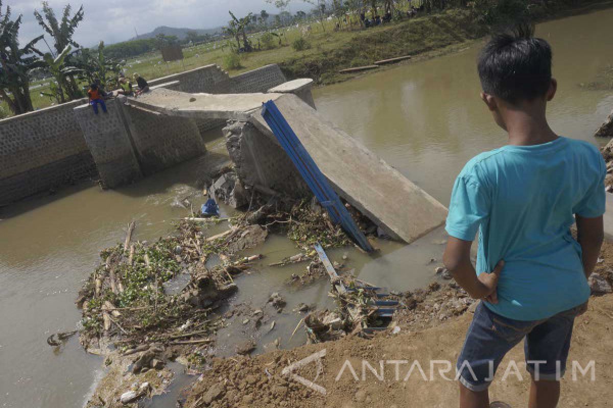 Irigasi Jebol Berdampak pada 300 Ha Sawah Tulungagung