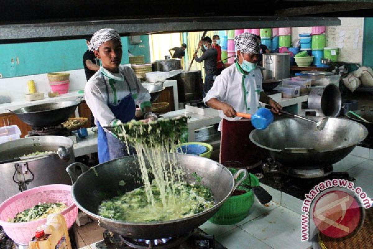 Petugas katering Embarkasi Jakarta-Bekasi keluhkan kerusakan cerobong