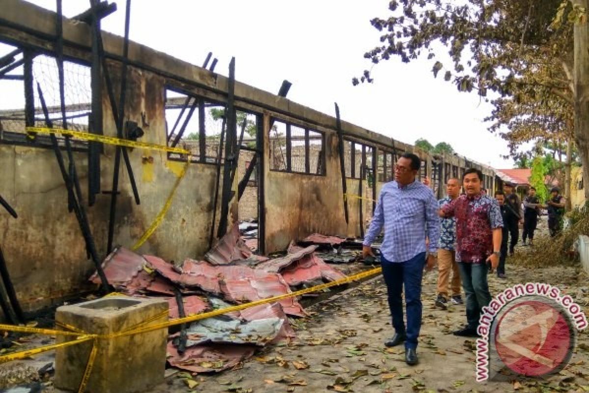 Asdi Narang Minta Mendikbud Bantu Bangun Sekolah Terbakar, Bagaimana Responnya?