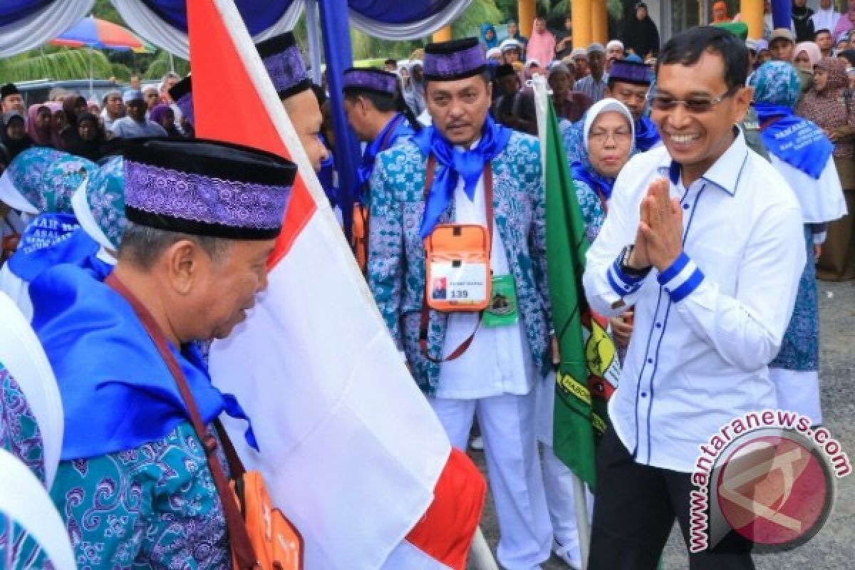 Bupati Simalungun Berangkatkan Jamaah Calhaj 