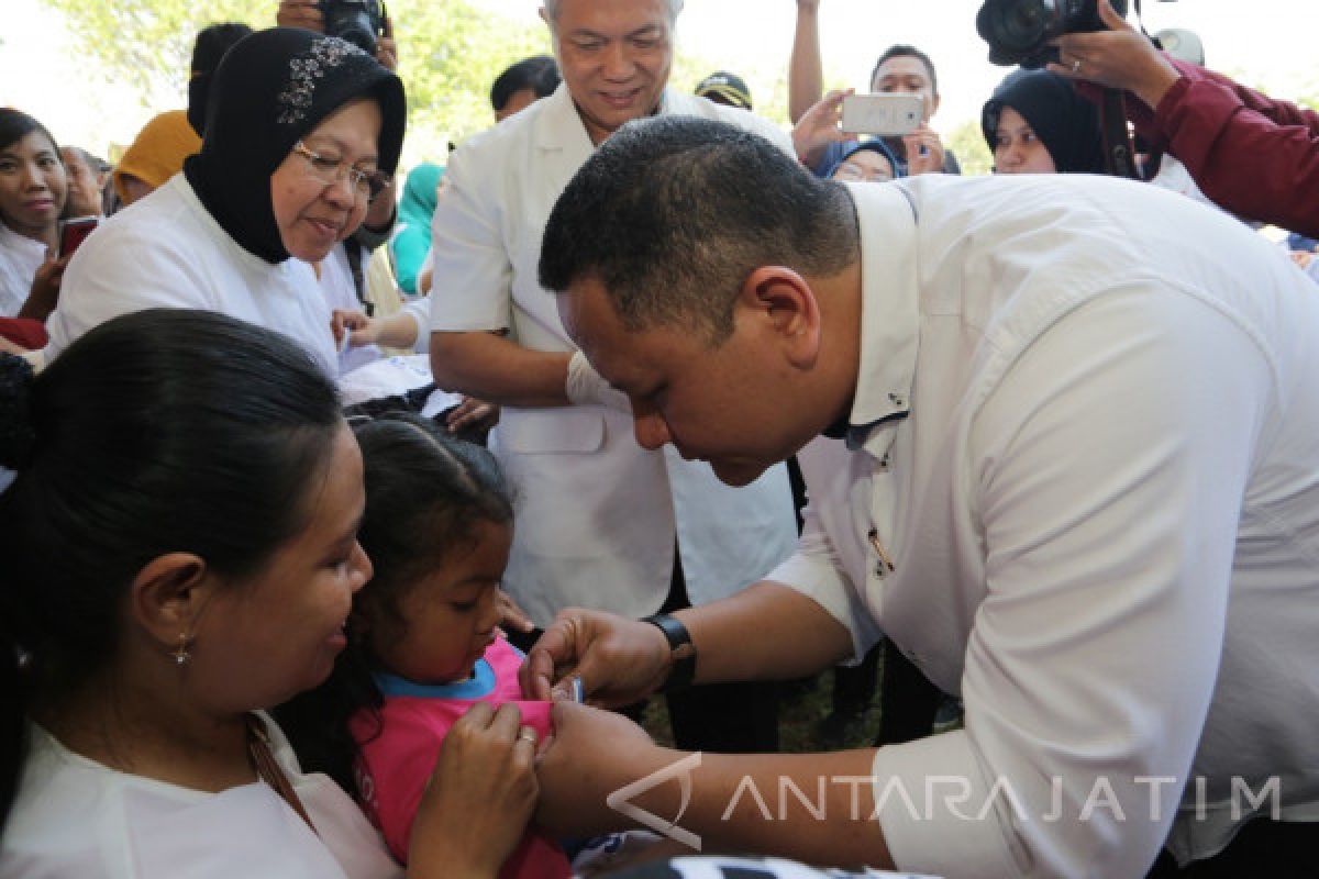 Risma : Anak-Anak Surabaya Jangan Takut Imunisasi Campak-Rubella