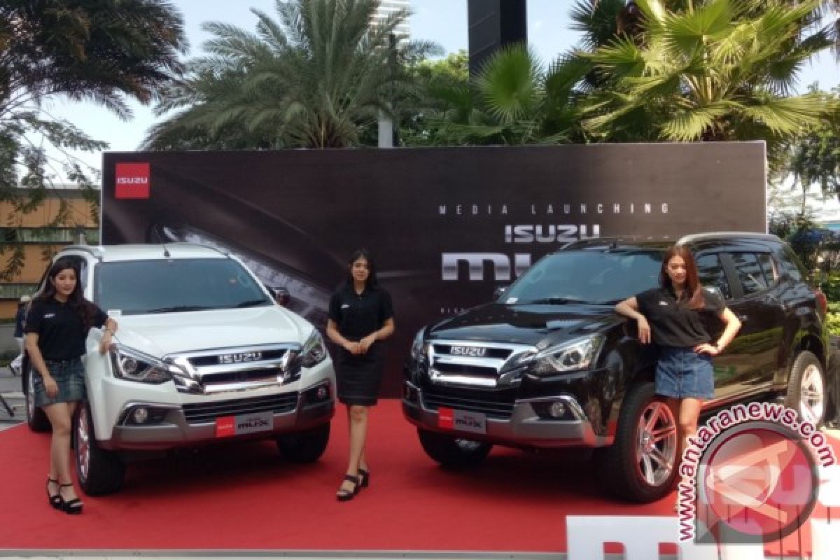 Isuzu perkenalkan mu-X facelift dan varian baru 4x4