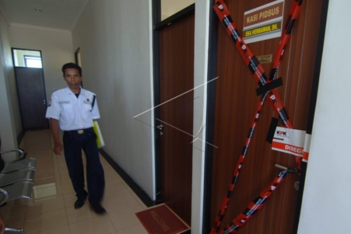 KPK segel kantor Inspektorat dan Kejari Pamekasan