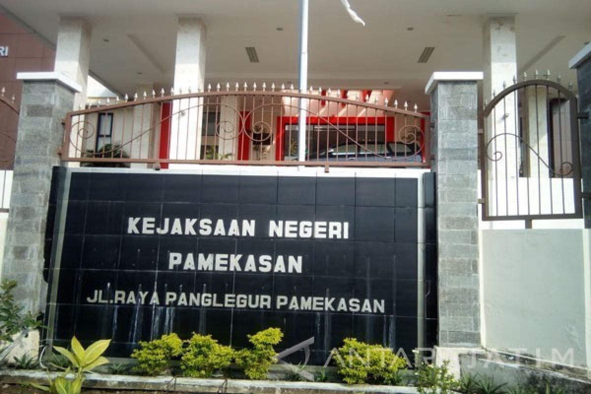 KPK Segel Kantor Inspektorat dan Kejari Pamekasan