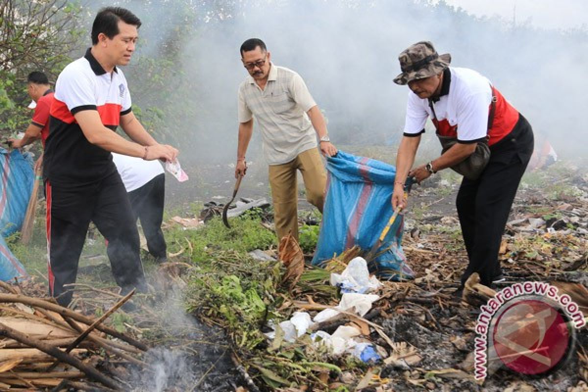 Bupati Klungkung Pimpin Gerakan Kebersihan Sampah Plastik