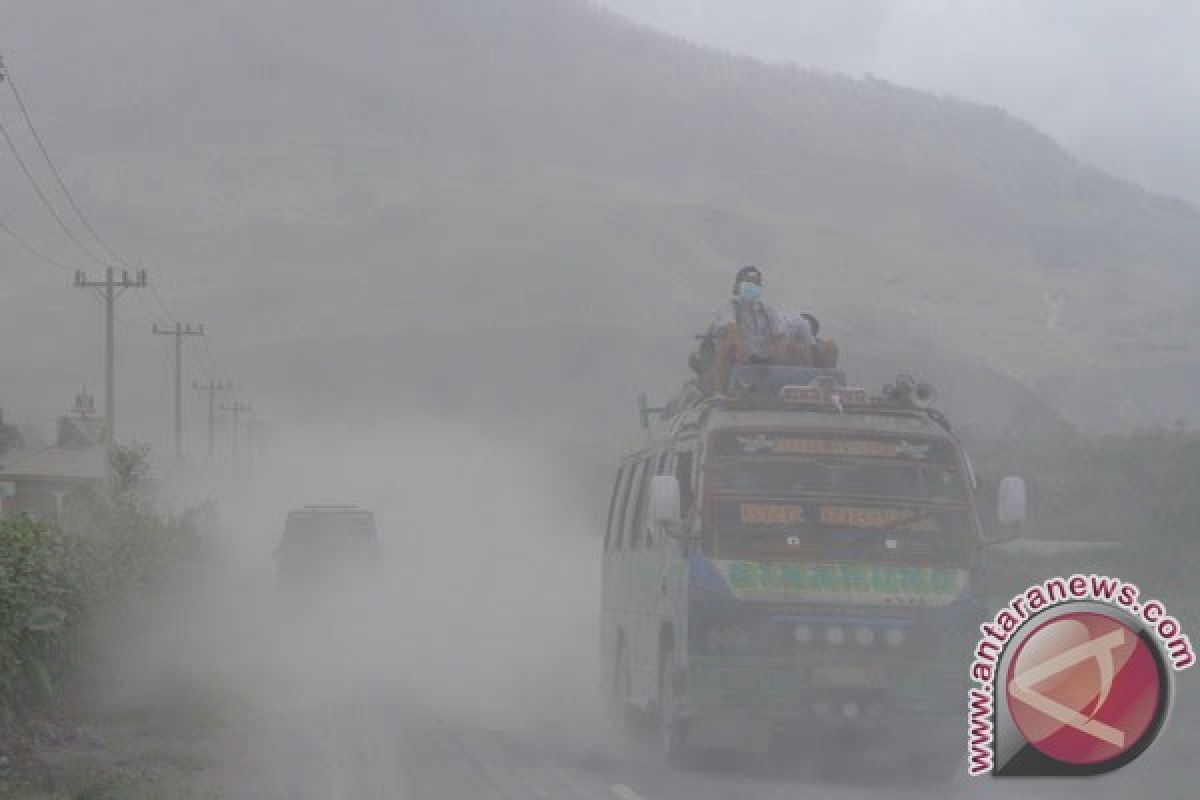 Radius tujuh km dari Gunung Sinabung harus "steril"