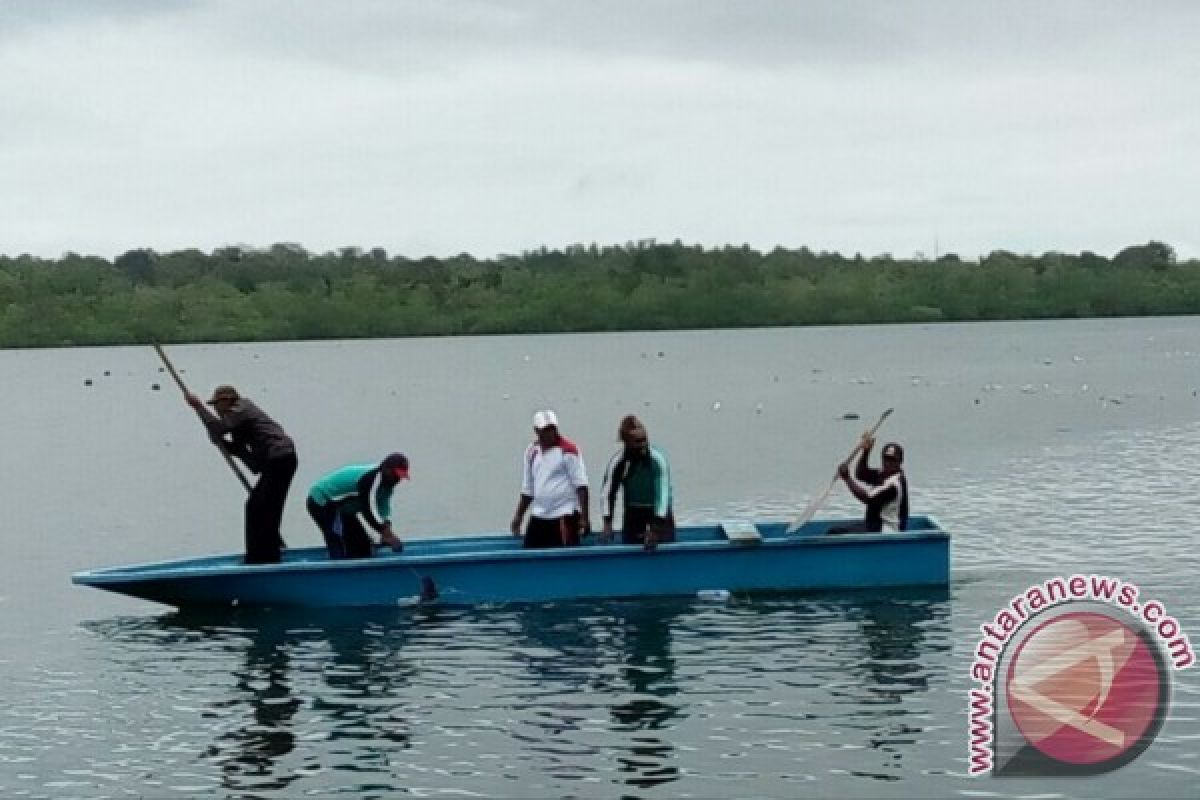 Kawasan Elat-Maluku Tenggara dibersihkan secara gotong royong