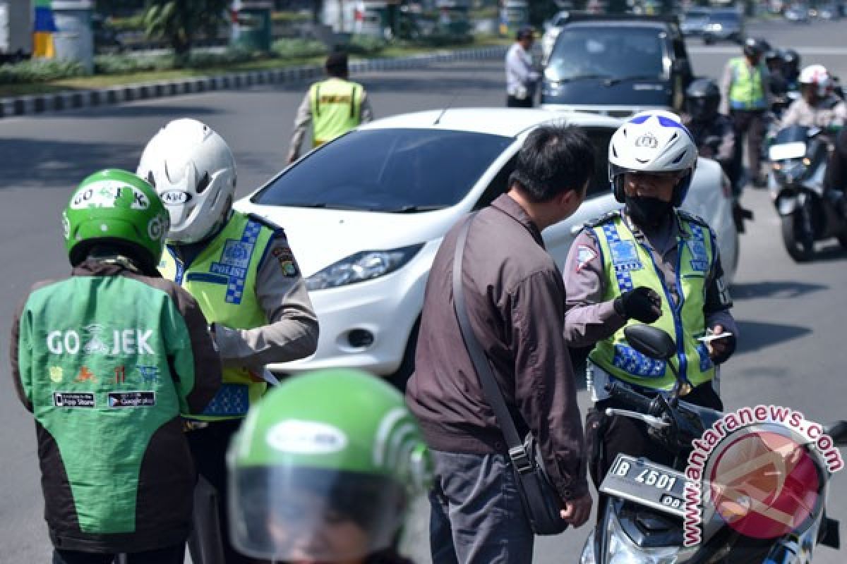 Ratusan kendaraan terjaring razia pajak