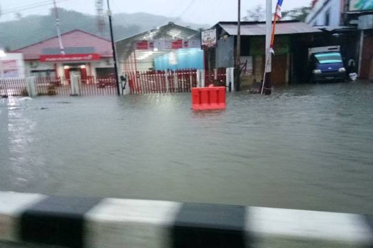 Sejumlah kawasan di Kota Jayapura terendam banjir
