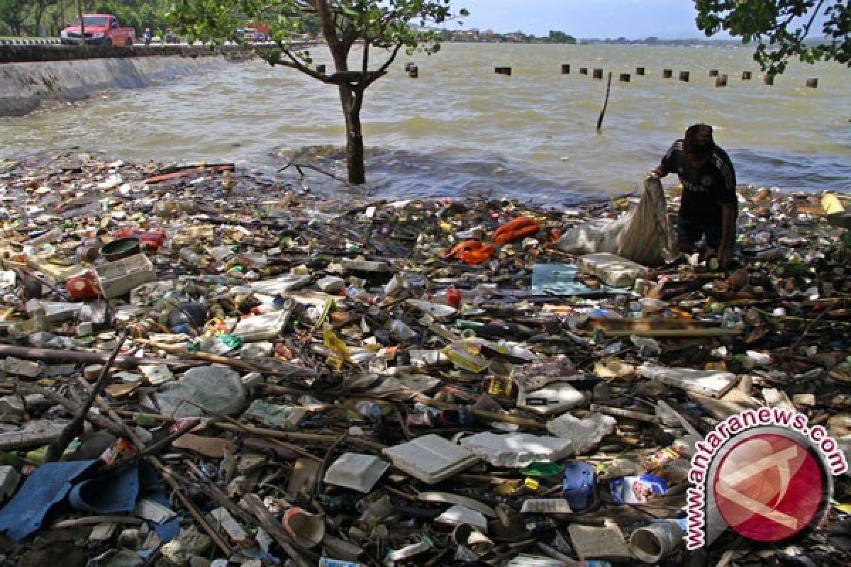 Manado segera punya kapal penyedot sampah laut