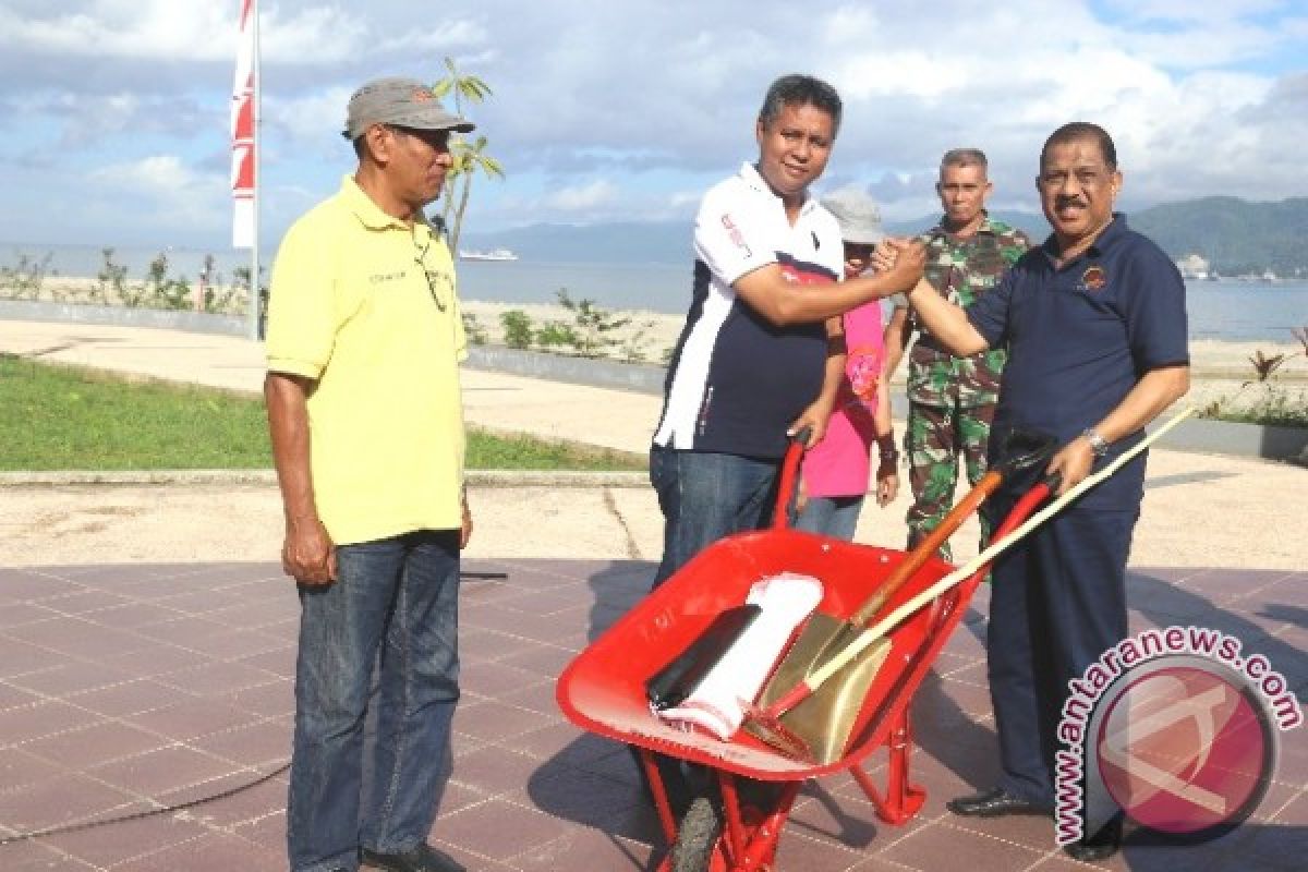 ASN Aksi Bersih Lima Sungai di Ambon