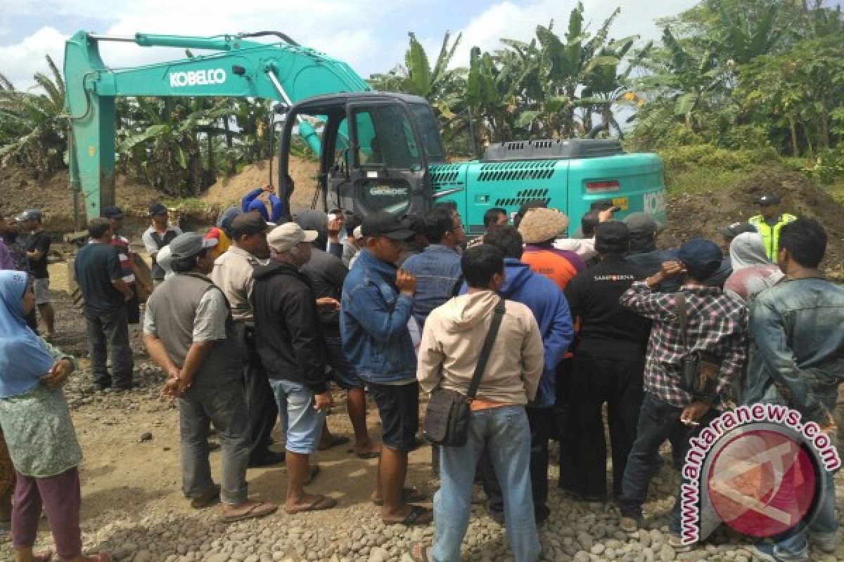 Warga Galur tolak penambangan pasir Sungai Progo