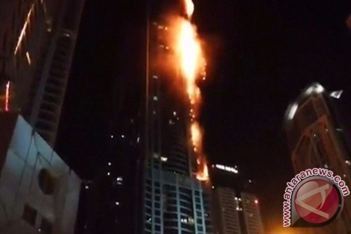 Menara Pencakar Langit Dubai Terbakar