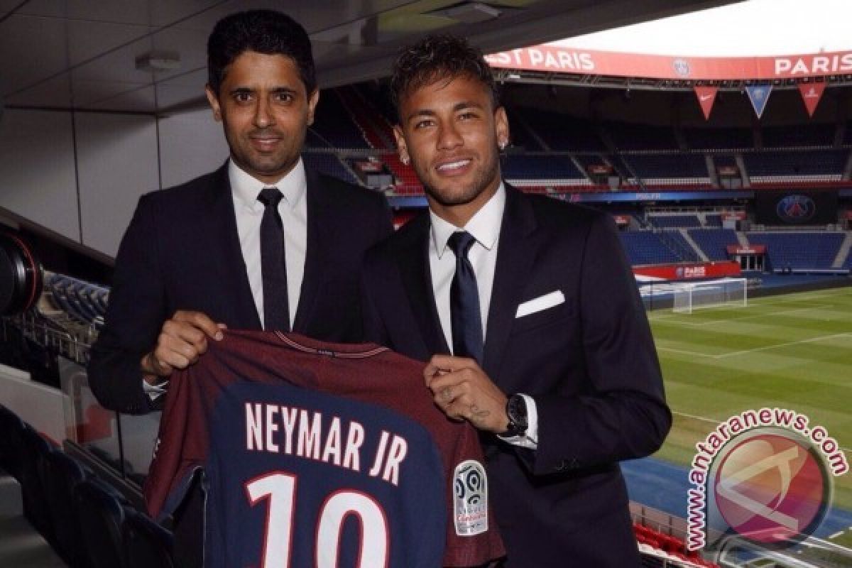 Diisukan ke Real Madrid, Neymar tetap bertahan di PSG