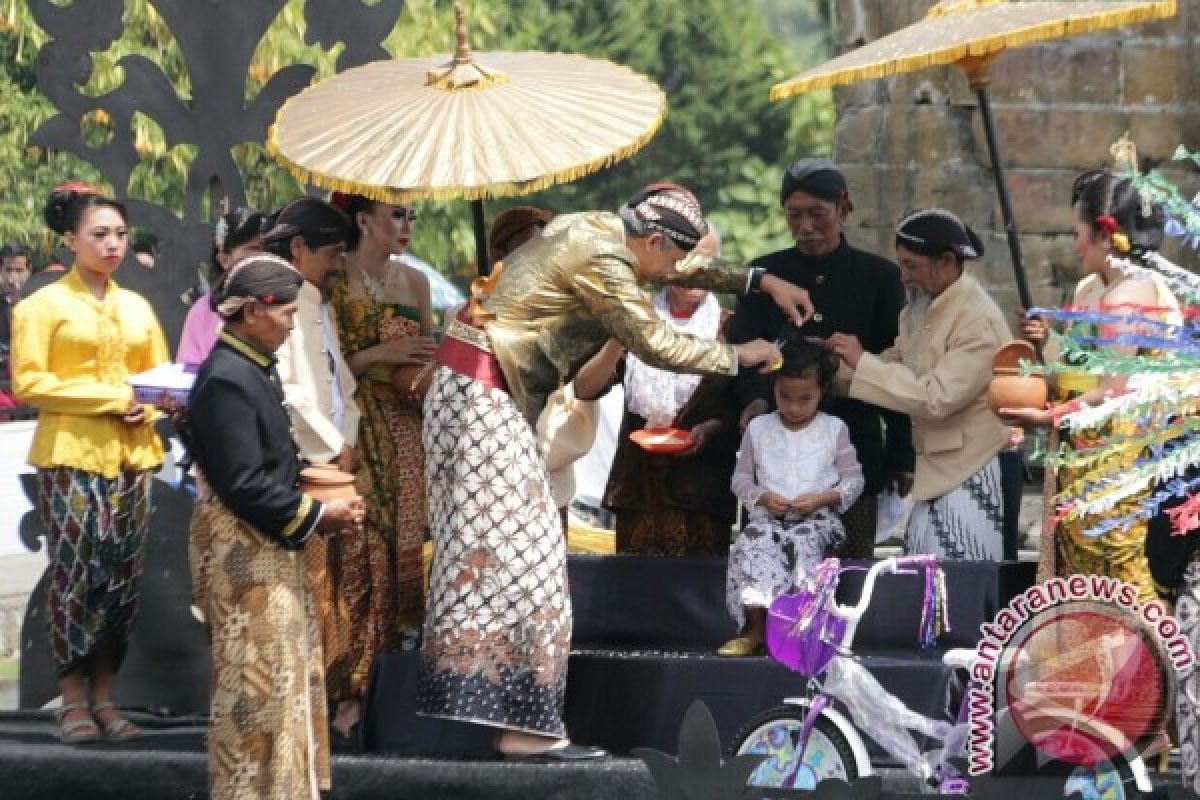 Kemarin, Ganjar Pranowo cukur anak gembel hingga Indonesia juarai Selandia Baru Terbuka