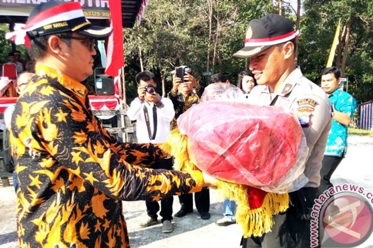 Kibarkan Bendera Merah Putih Sebulan Penuh, Kata Wabup Gumas