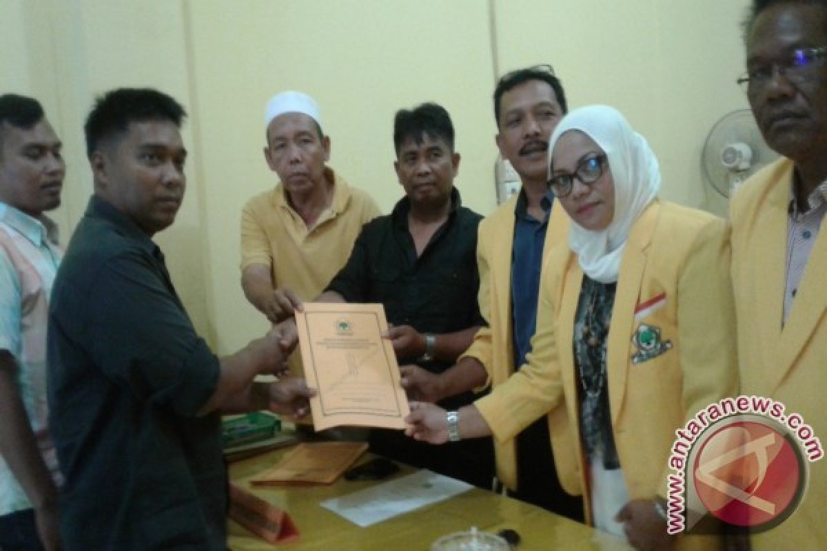 Zulfeddi Simamora Daftarkan Ke Golkar Dan PDIP