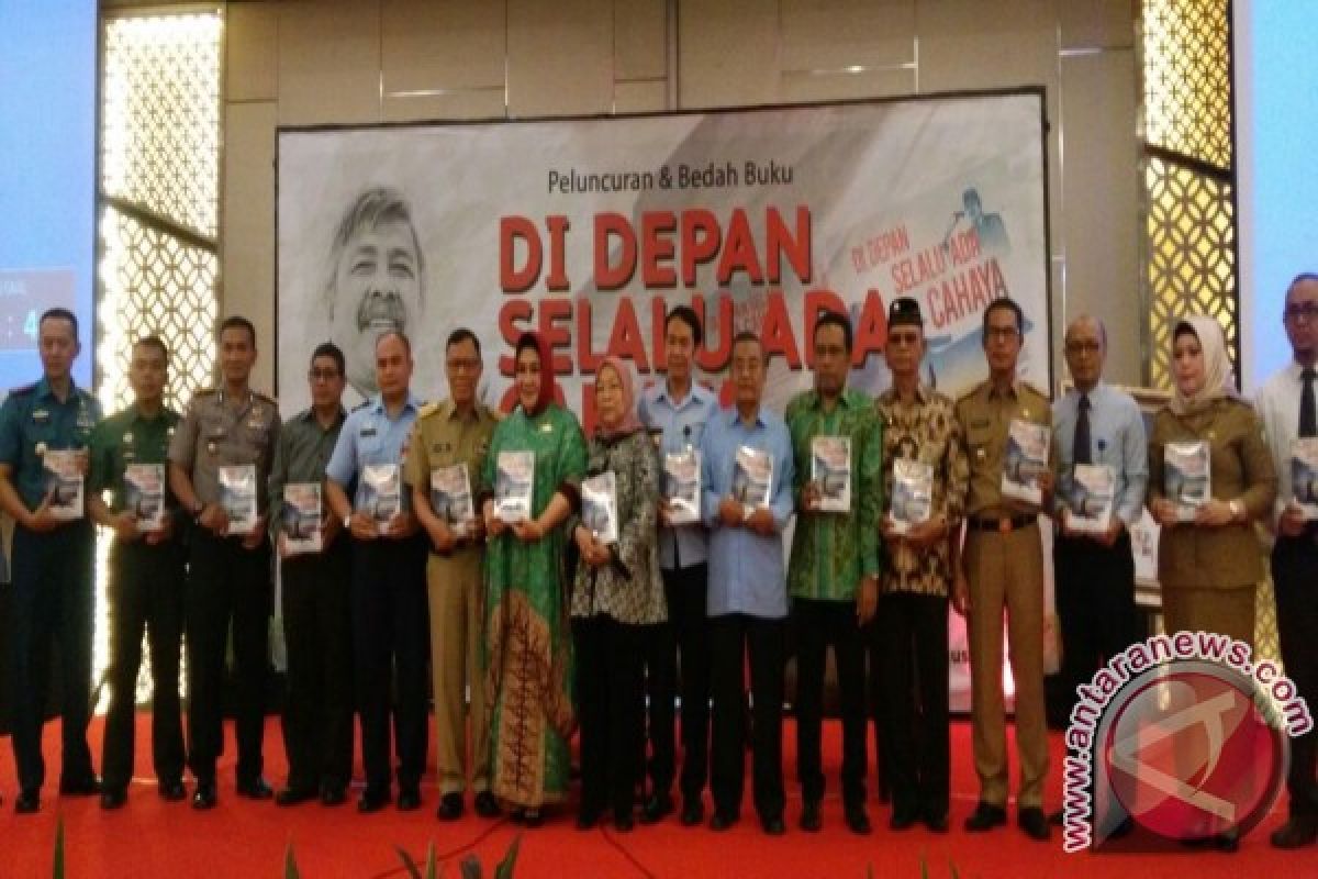 Buku "Di Depan Selalu Ada Cahaya" Diluncurkan 