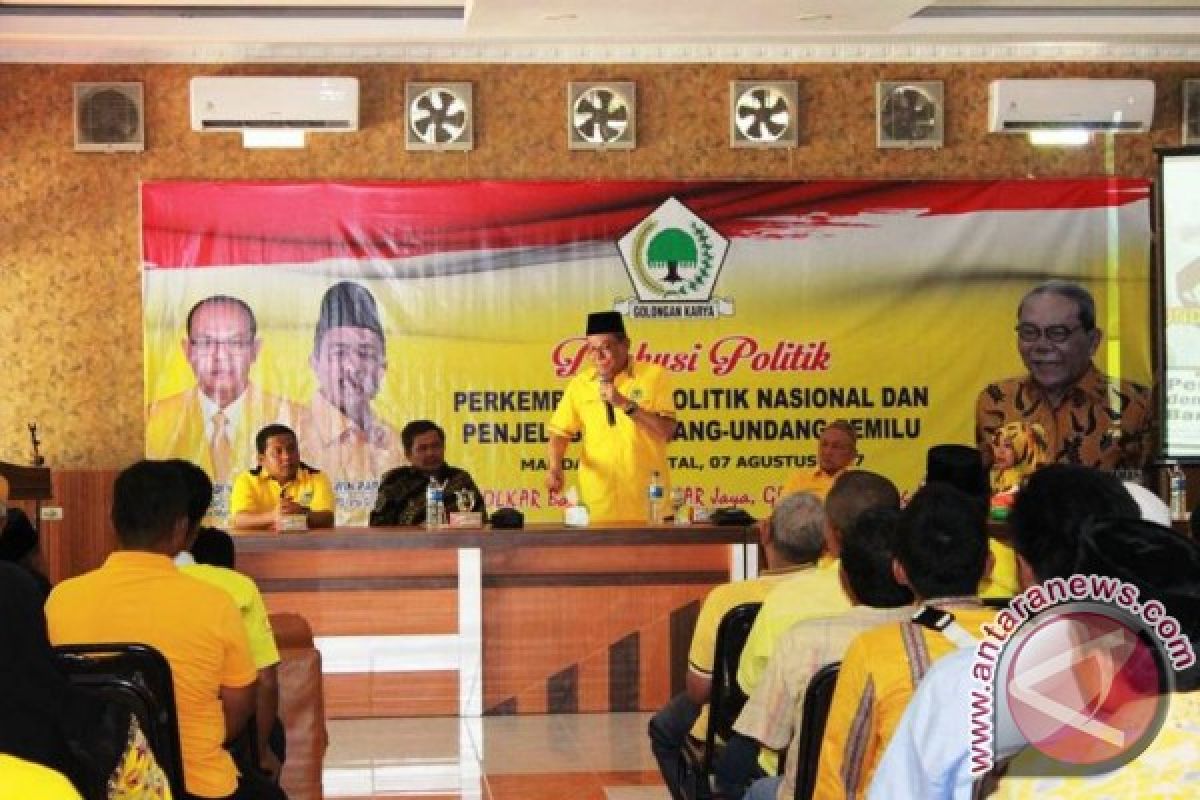 Golkar  Bahas Perkembangan  Politik Nasional