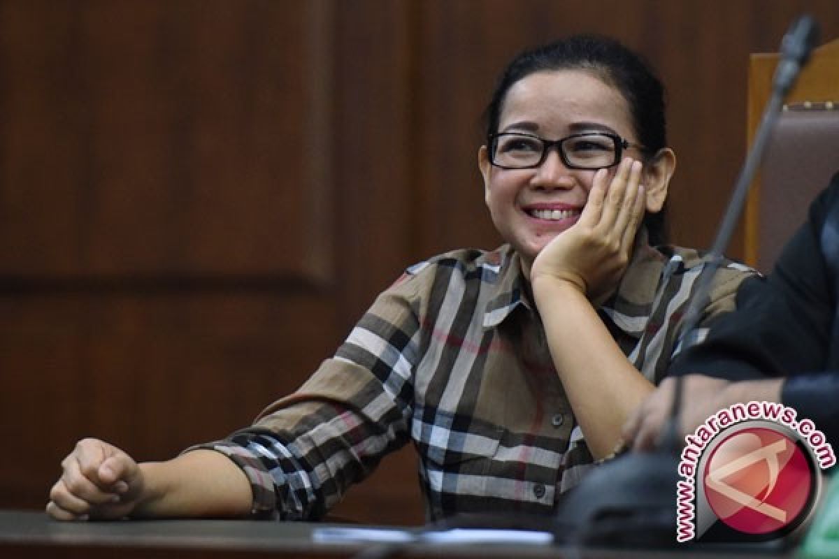 Pengacara Elza Syarief: Miryam terima kotak uang untuk Komisi II