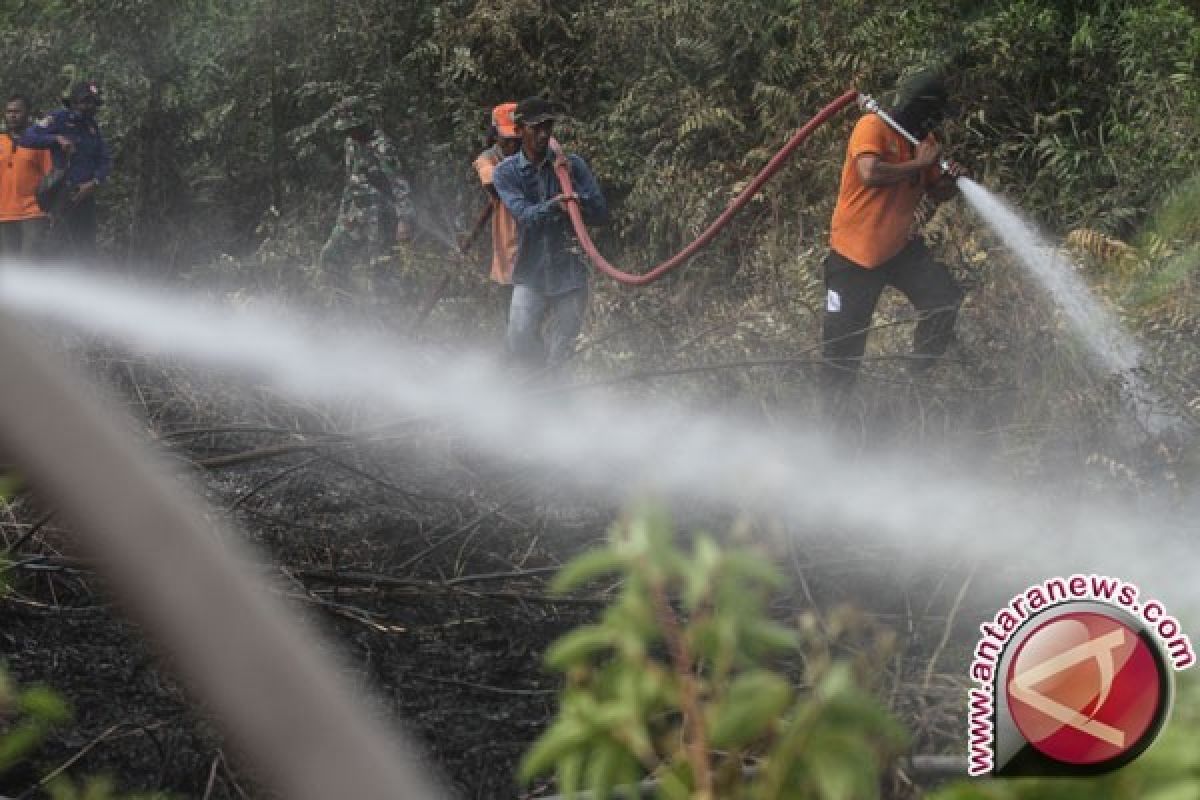 Bhabinkamtibmas sambangi warga mengajak cegah karhutla