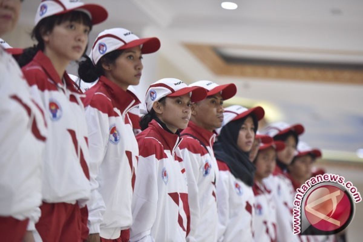 Lepas Kontingen SEA Games, Jokowi Tunggu "Indonesia Raya" Berkumandang