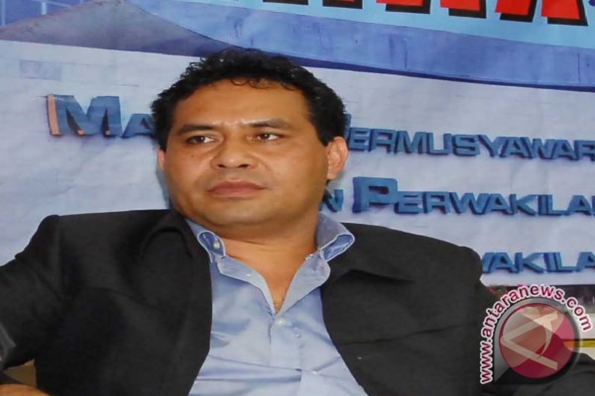 Senator Andre Garu Daftar Sebagai Cagub NTT