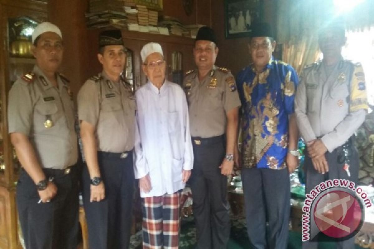 Kapolres HSU Sambangi Tokoh Agama Di Amuntai